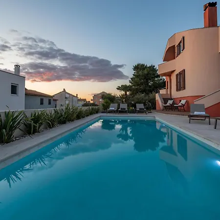 Willa Bruna Zadarvillas *